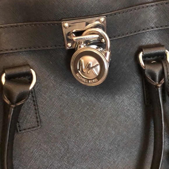 REDUCED ⭐️Michael Kors Large Saffiano Leather Tote - Picture 8 of 10